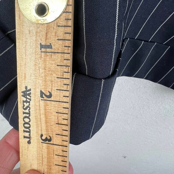 Rag & Bone Jess Wool Navy Pinstripe Shorts w Red Side Stripe Women’s SZ 0 EUC - Picture 6 of 7